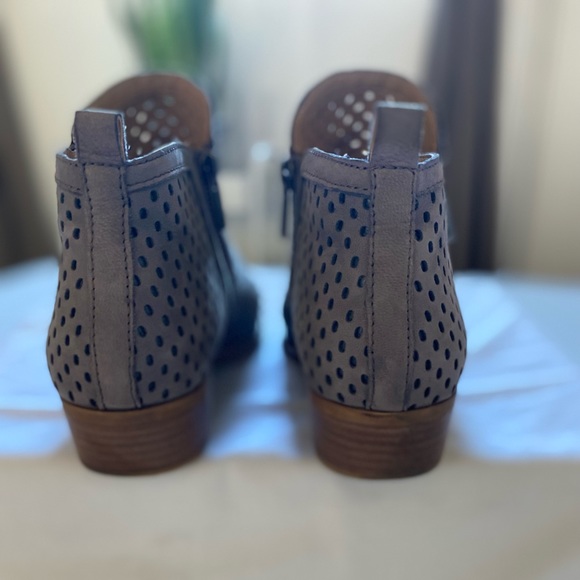 SOLD - Picture 3 of 5